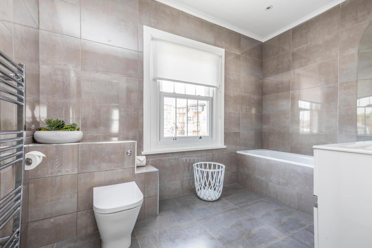 Deluxe Studios With Spa Included Portsmouth Bagian luar foto