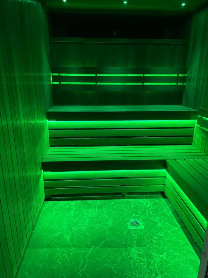 Deluxe Studios With Spa Included Portsmouth Bagian luar foto