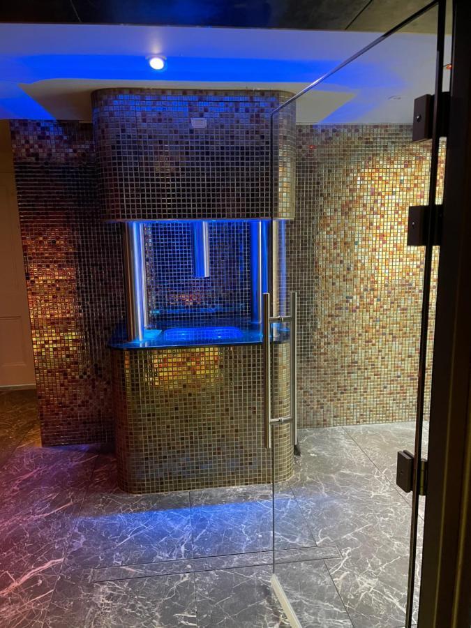 Deluxe Studios With Spa Included Portsmouth Bagian luar foto