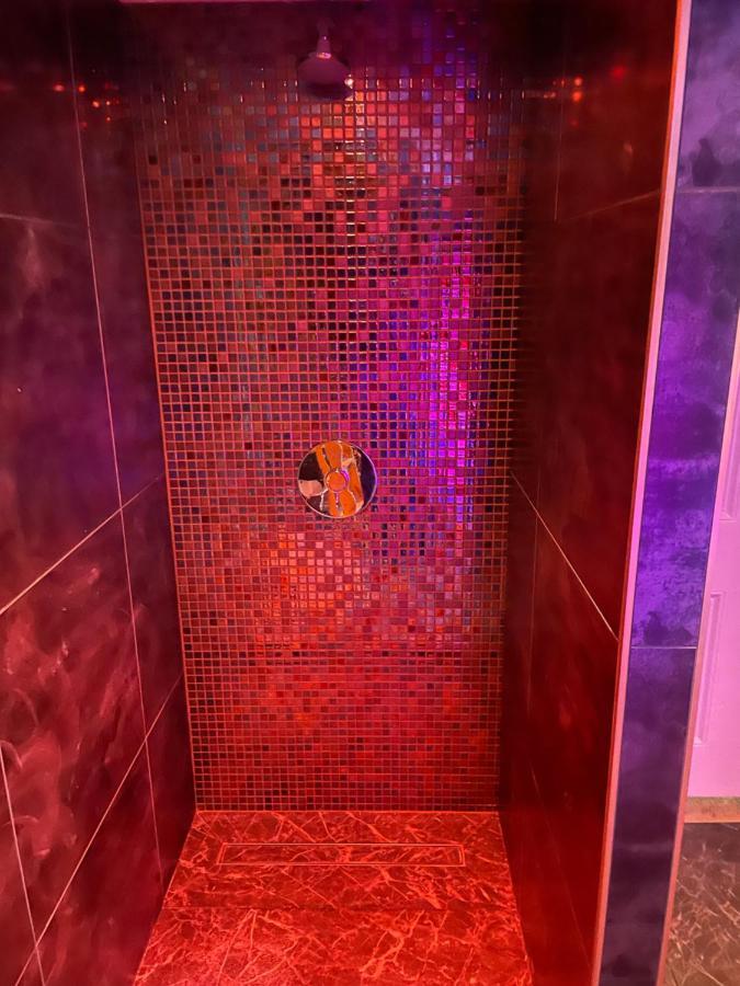Deluxe Studios With Spa Included Portsmouth Bagian luar foto